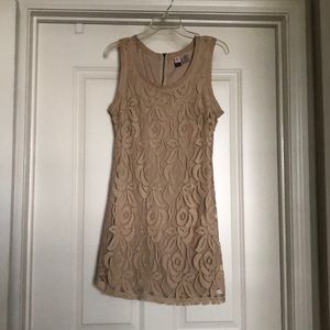 Dress great for date night or girls night out!